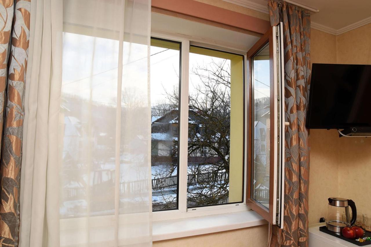 Oskolok Dovbusha Mini-Hotel Iaremcea Exterior foto
