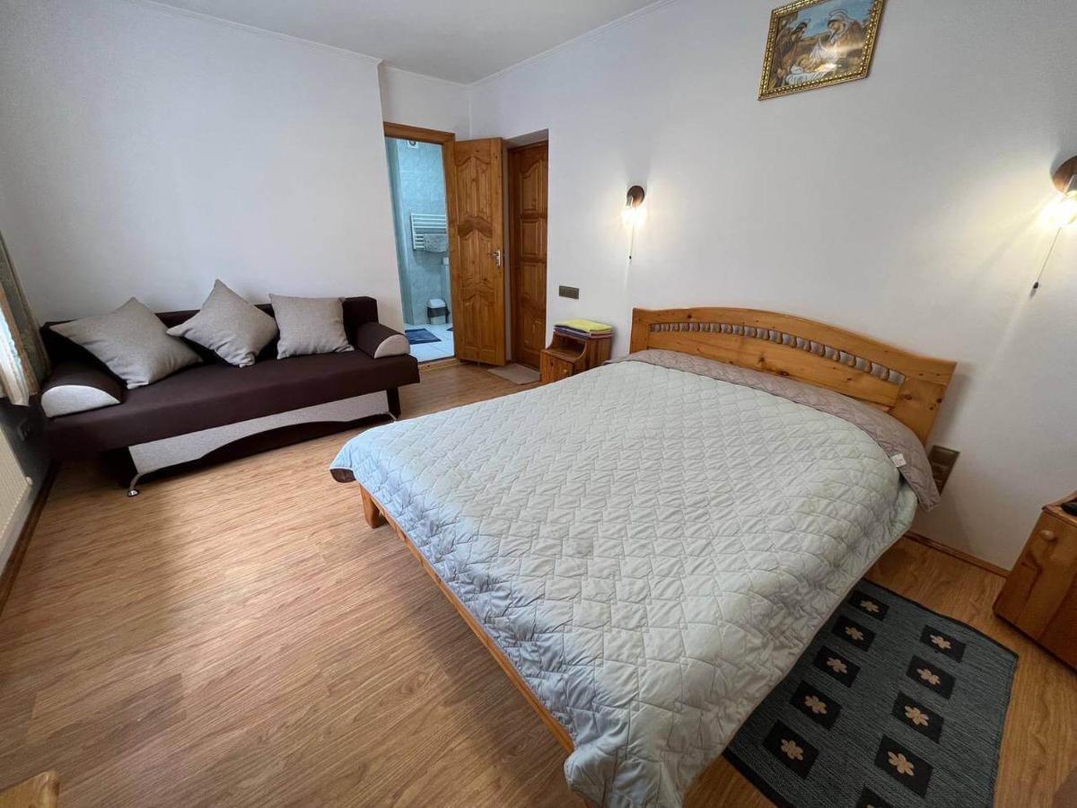 Oskolok Dovbusha Mini-Hotel Iaremcea Exterior foto