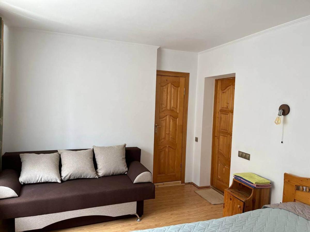 Oskolok Dovbusha Mini-Hotel Iaremcea Exterior foto